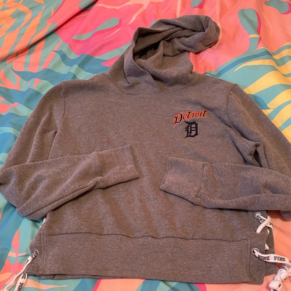 Detroit tigers crop hoodie